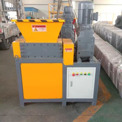 110-130kg/h مطحنة المطاط آلة حطام الخشب عجلات الإطارات إعادة التدوير آلة تكسير
