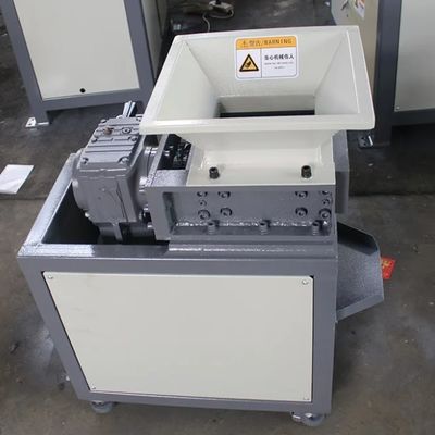 آلة تقسيم لوحات PCB المدمجة للنفايات الفولاذية