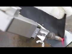 آلة تنظيف ليزر صناعية للتبريد بالهواء لقطر بقعة محورية صغيرة 0.2-2mm